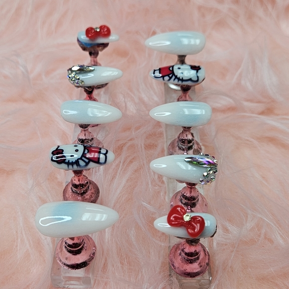 Press on nails - Picture 3 of 4